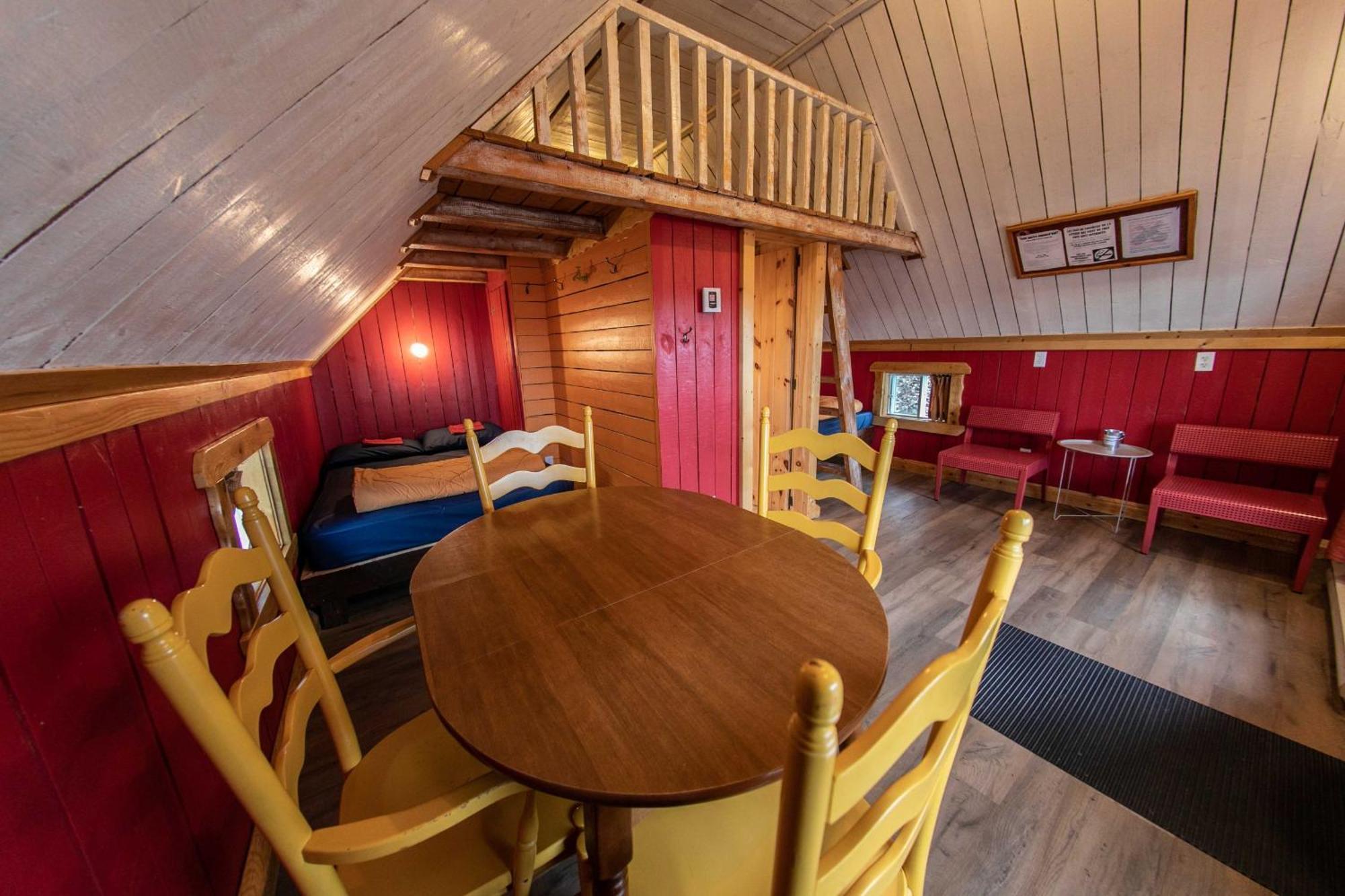 Auberge Festive Sea Shack Sainte Anne des Monts Екстер'єр фото