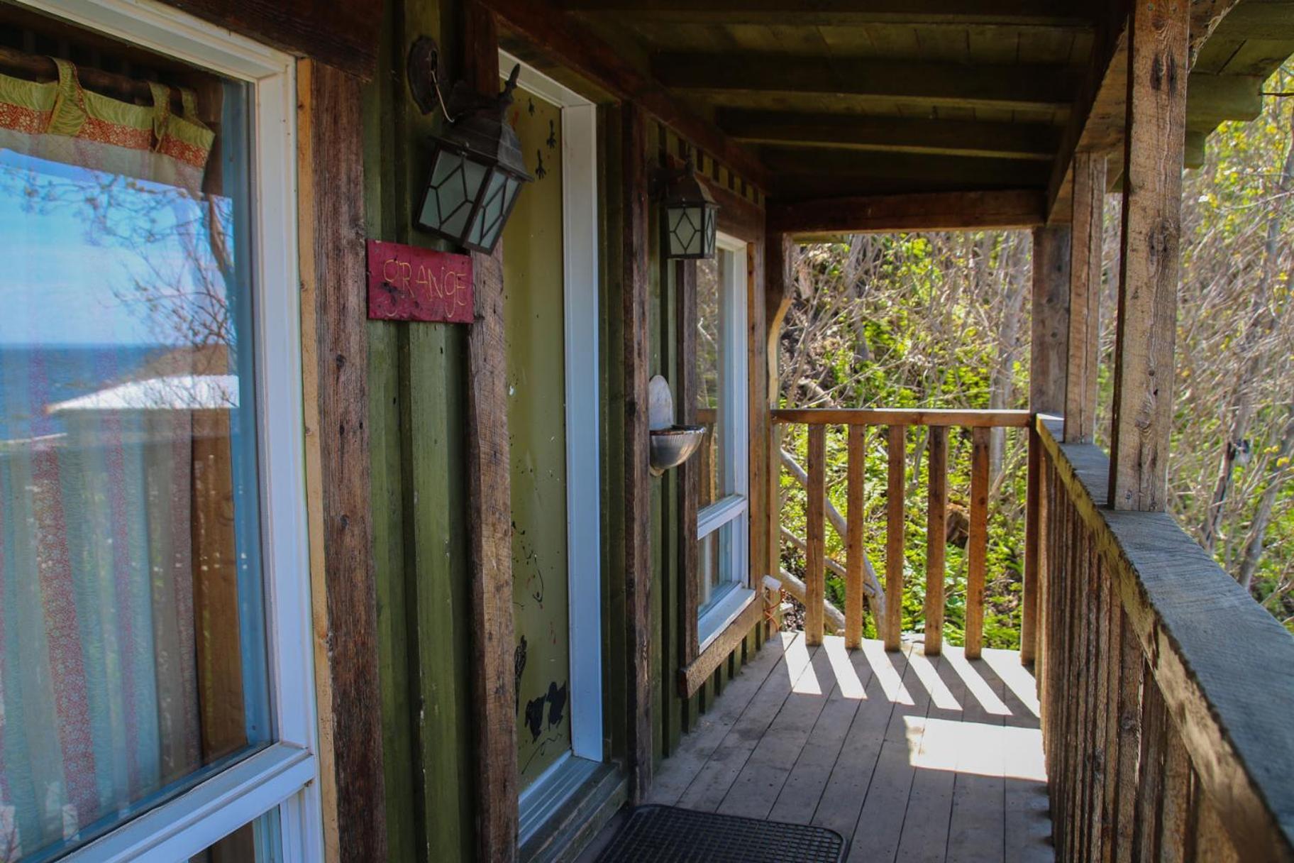 Auberge Festive Sea Shack Sainte Anne des Monts Екстер'єр фото