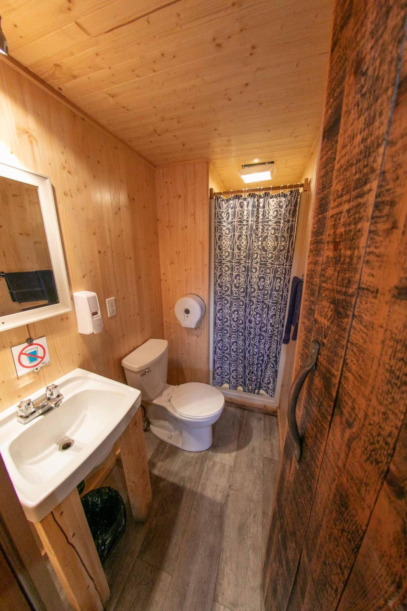 Auberge Festive Sea Shack Sainte Anne des Monts Екстер'єр фото