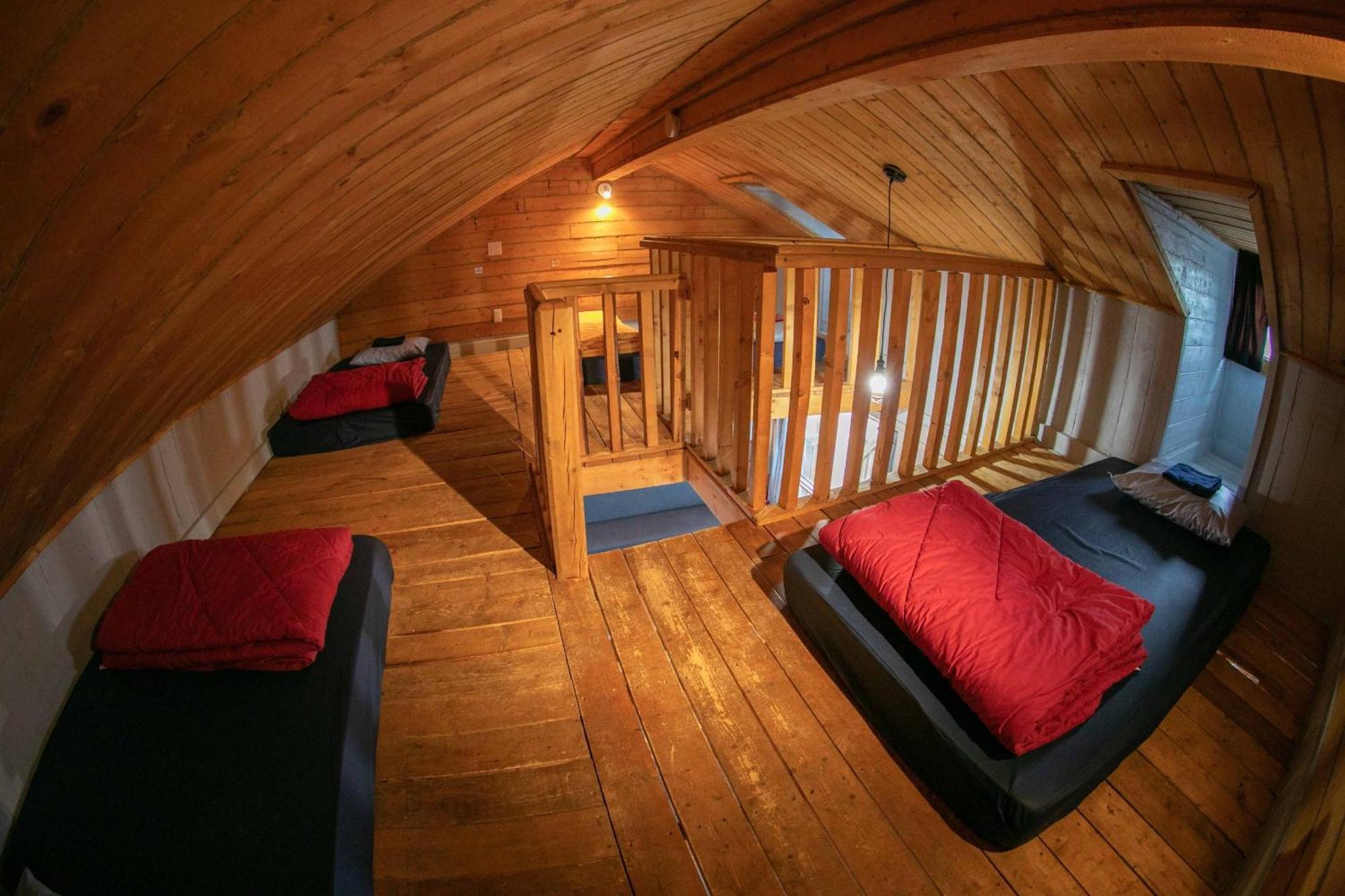 Auberge Festive Sea Shack Sainte Anne des Monts Екстер'єр фото