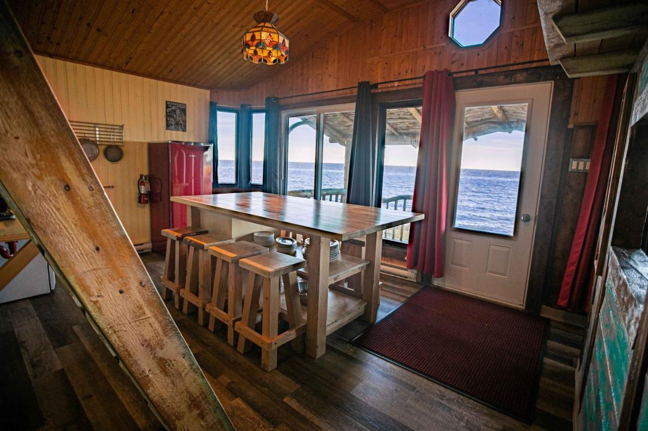 Auberge Festive Sea Shack Sainte Anne des Monts Екстер'єр фото